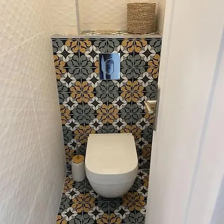 Bel Appart Renove Avec Vue Mer Бастия
