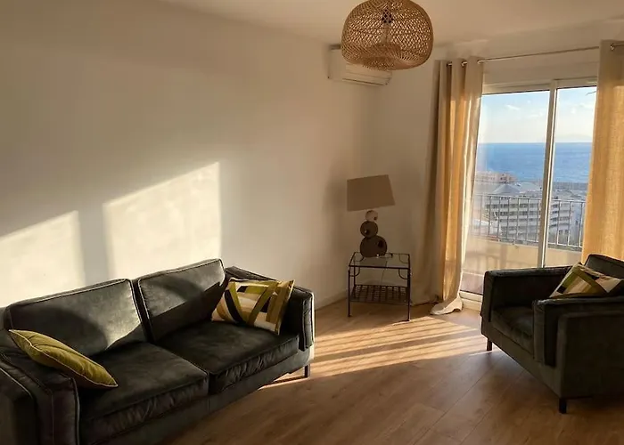 Bel Appart Renove Avec Vue Mer